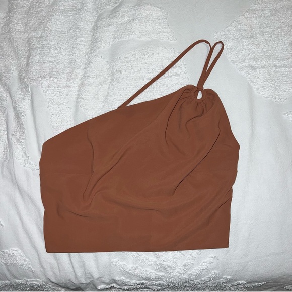 Abercrombie & Fitch Asymmetrical One Shoulder Top - Picture 2 of 4